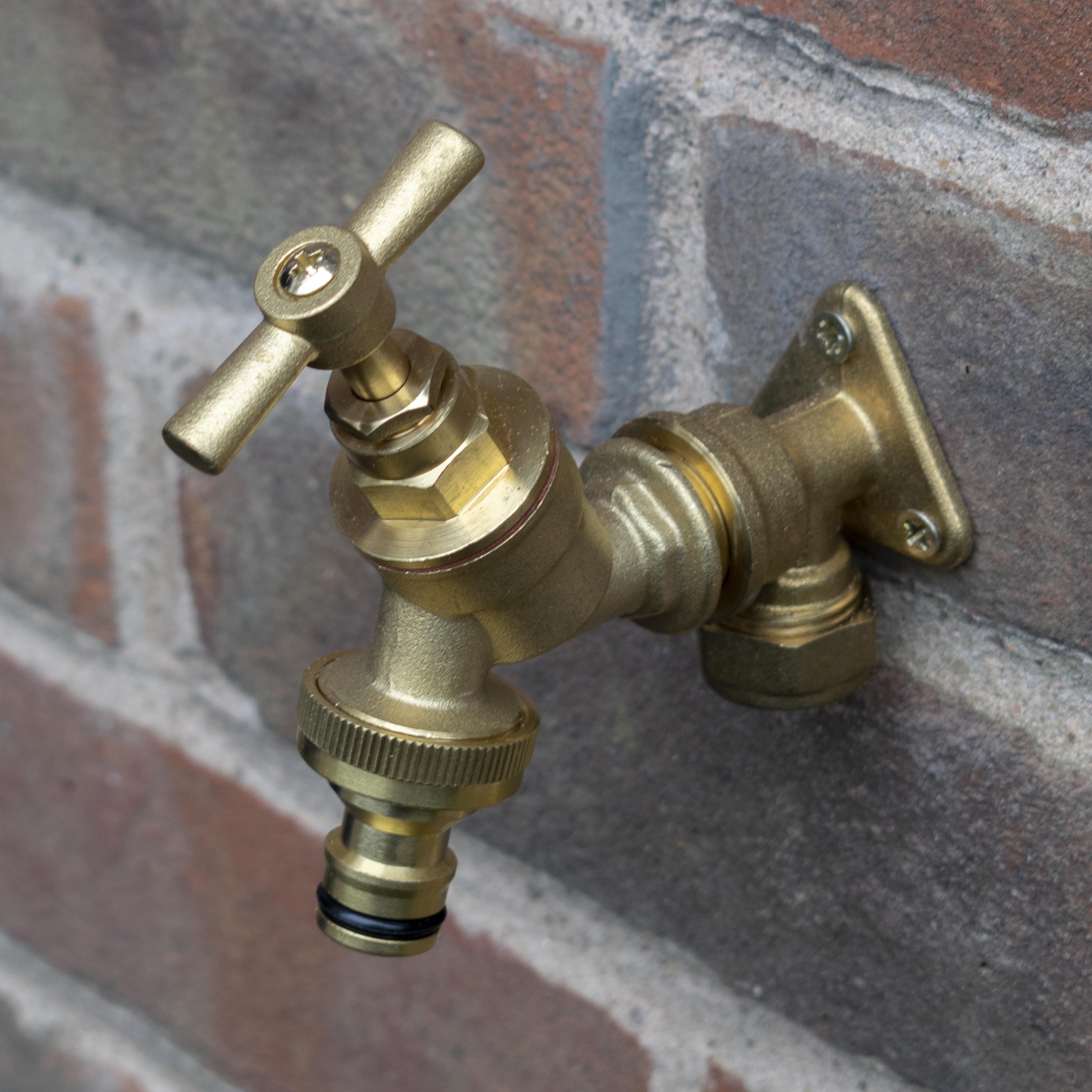 15mm Brass Wall Flange Kit with Brass Quick Connect Tap