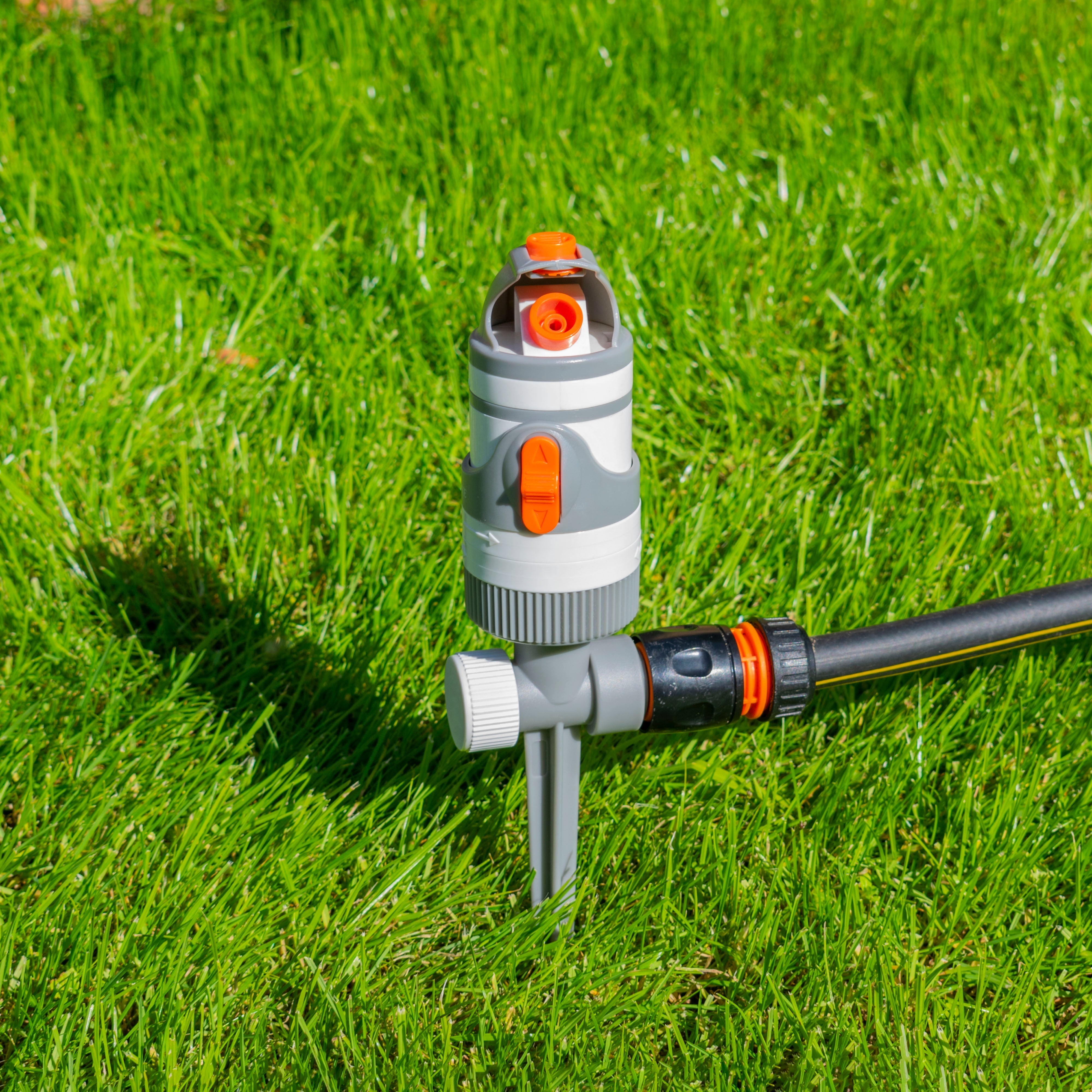2-Pattern Gear Drive Sprinkler White Line