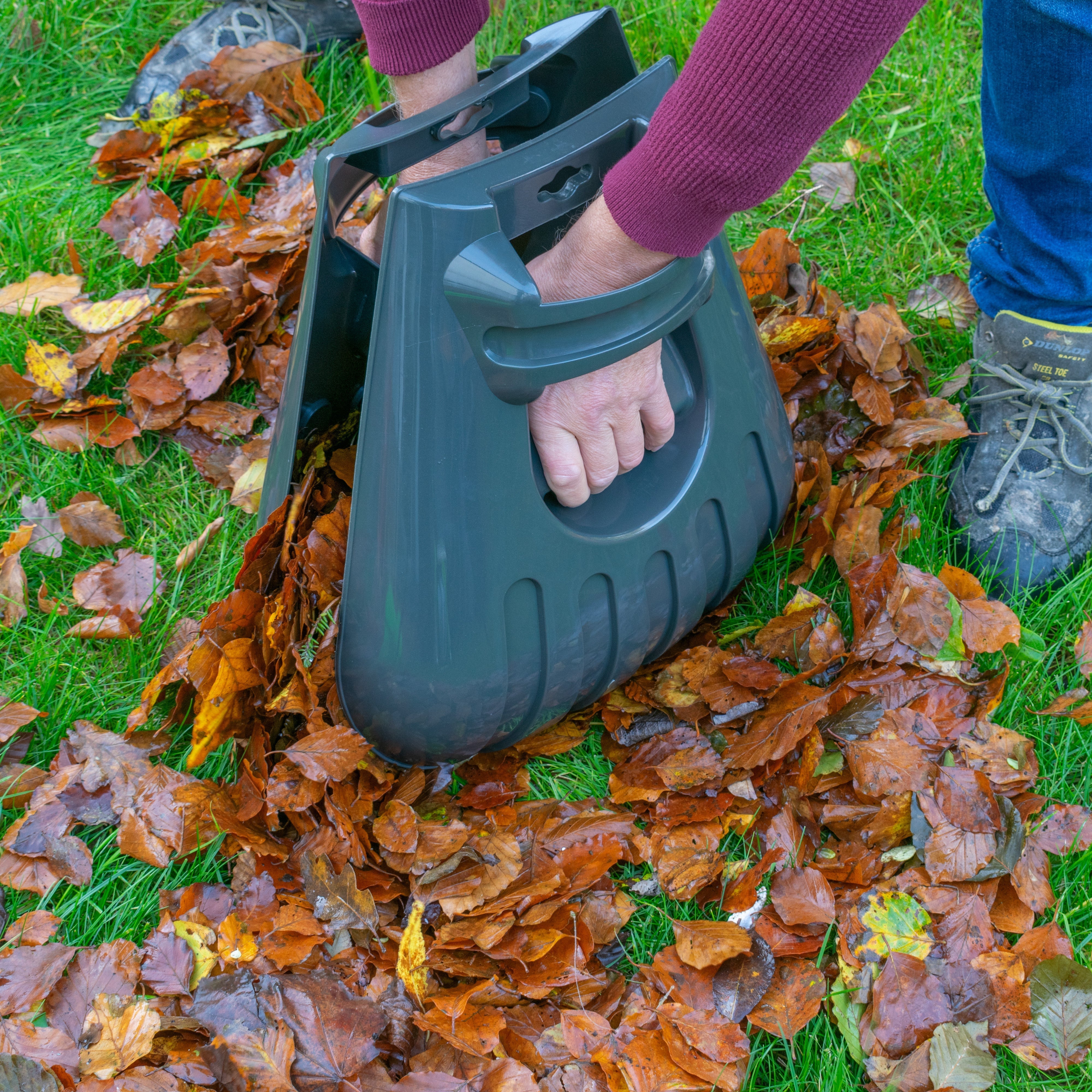 Leaf Grab Large Garden Cleaning Scoops, Dark Gray
